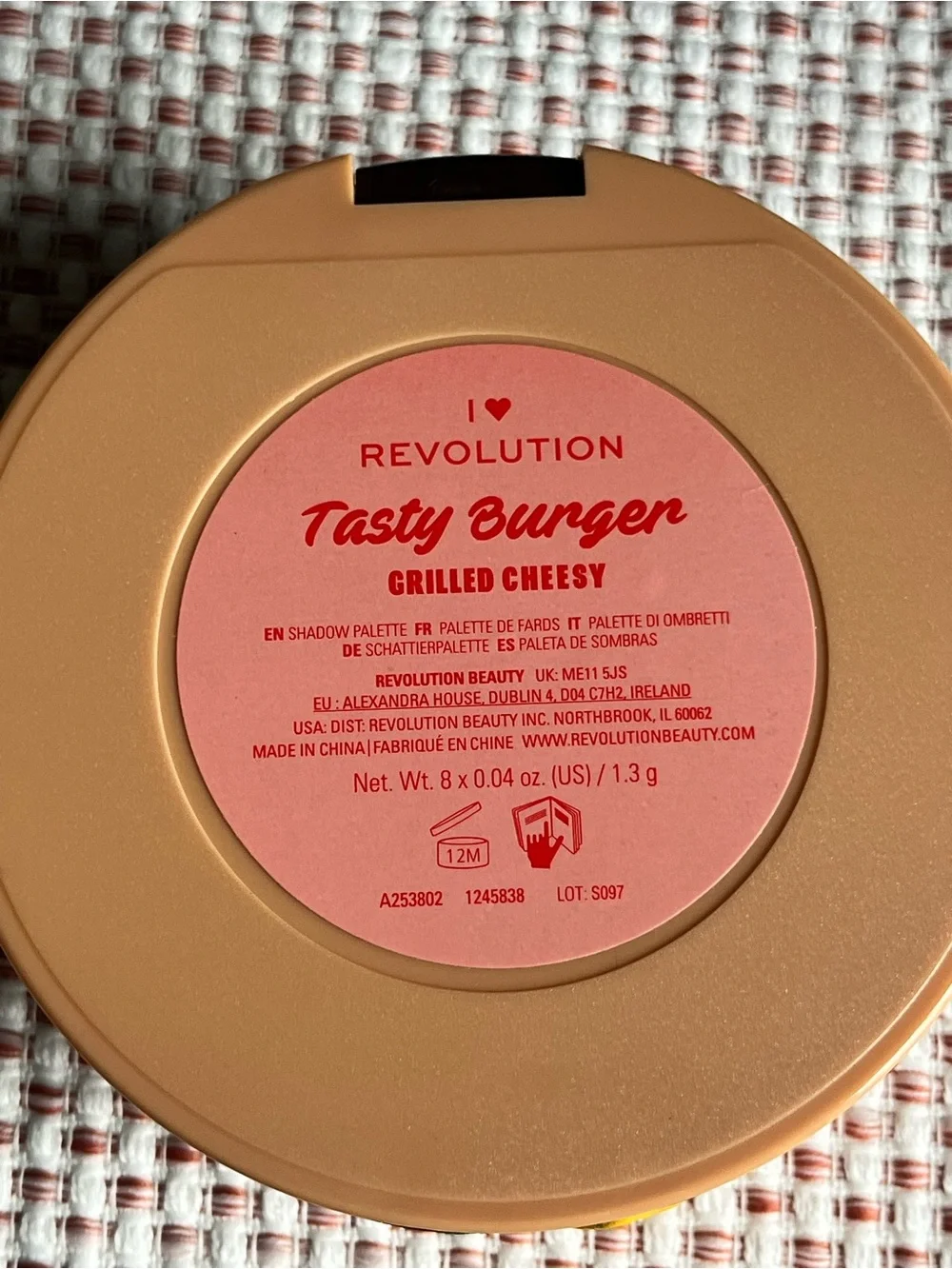 I Heart Revolution Tasty Burger Grilled Cheesy Eyeshadow NEVER TOUCHED NEW - Picture 4 of 4